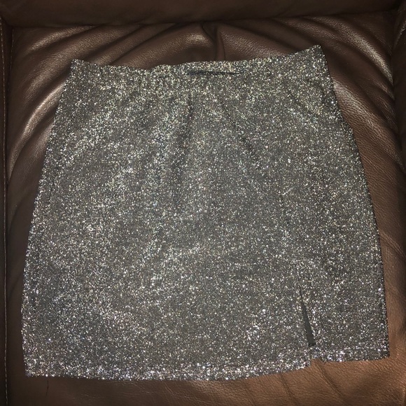 Skirt - Picture 1 of 2